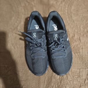 Pre-owned ON Cloudswift 3 AD running trainers black Womens size 9